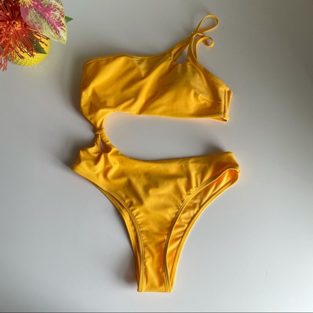 Cupshe One Shoulder Yellow Monokini (Medium)